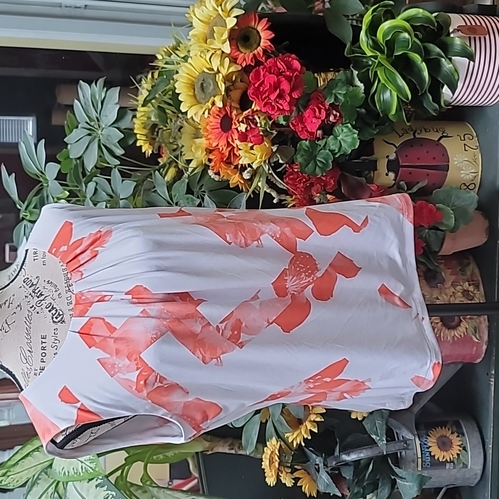 #18 Calvin Klein Elegant Sleeveless Top